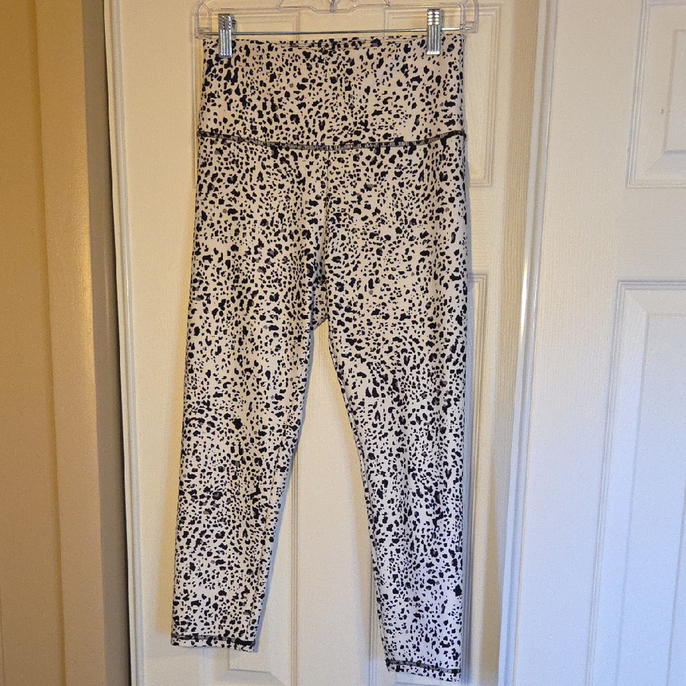 Balance Collection by Marika White/Black Animal Print 7/8 Lwggings Sz Med